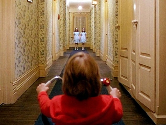King, daha önce Kubrick’in “Cinnet”ini çok beğenmediğini itiraf etmişti