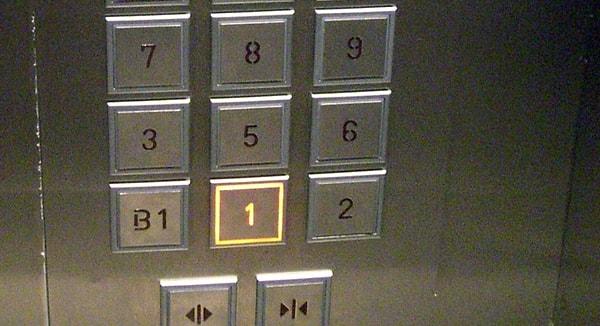 13. Asansörde ne kadar 4.katı ararsanız arayın asla bulamazsınız.