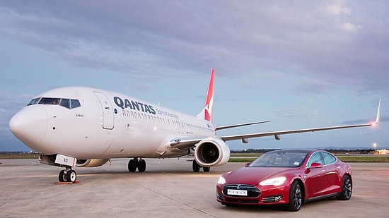 Boeing 737 vs Tesla Model S Kapışması