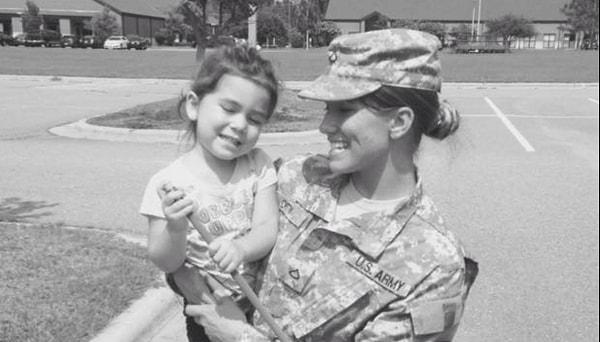 23 yaşındaki annesi Jeanie Ditty aynı zamanda bir Amerikan askeriydi.
