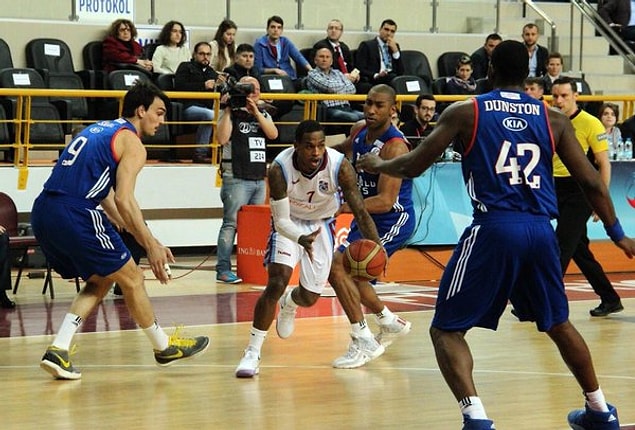 Trabzonspor Medikal Park 65-73 Anadolu Efes