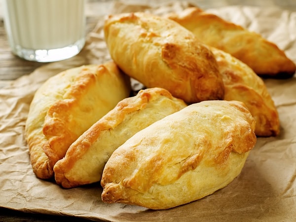 17. Литва: Будучи в этой стране, обязательно попробуйте кибинай - домашние пироги с бараниной и луком.