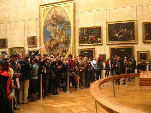1. Louvre