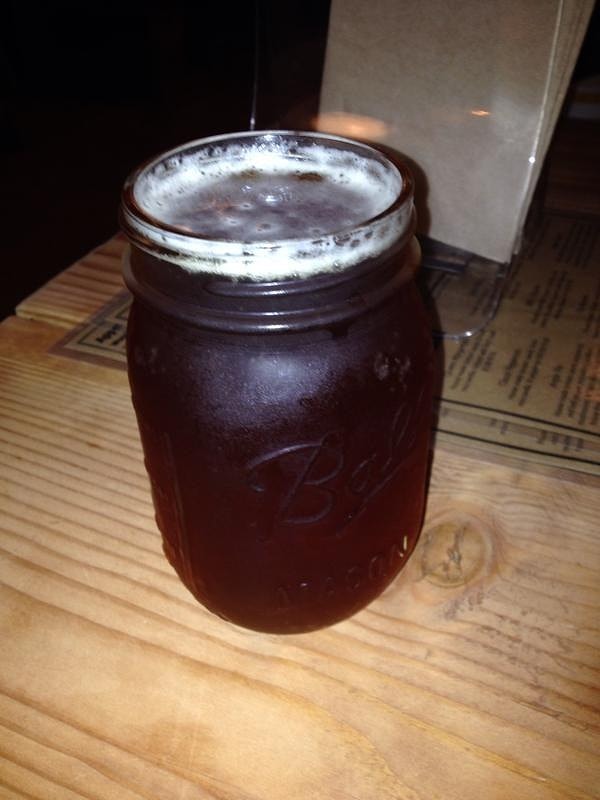 12. Налить пиво в банку из-под варенья? Профит...