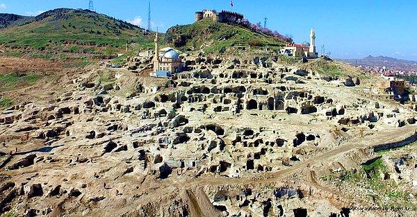 10. Nevşehir'de 'Tesadüfen' Ortaya Çıkan Dünyanın En Büyük Yeraltı Şehri Görüntülendi