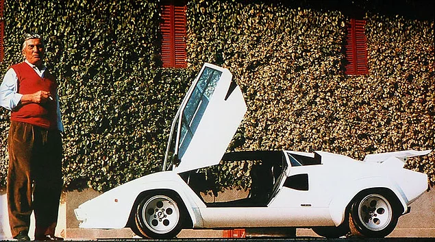 1974'te üretime giren Countach spor otomobili dünyasının yıldızı haline geldi.