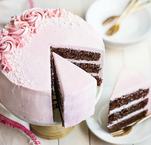 5. Шоколадный торт с малиновым сливочным кремом