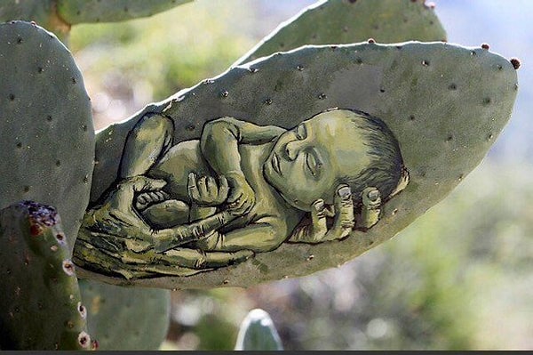 5. Основной темой его творчества является война.