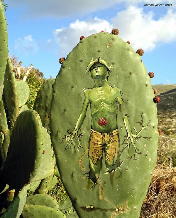 6. На своих "полотнах" он старается показать ее разрушительную силу.