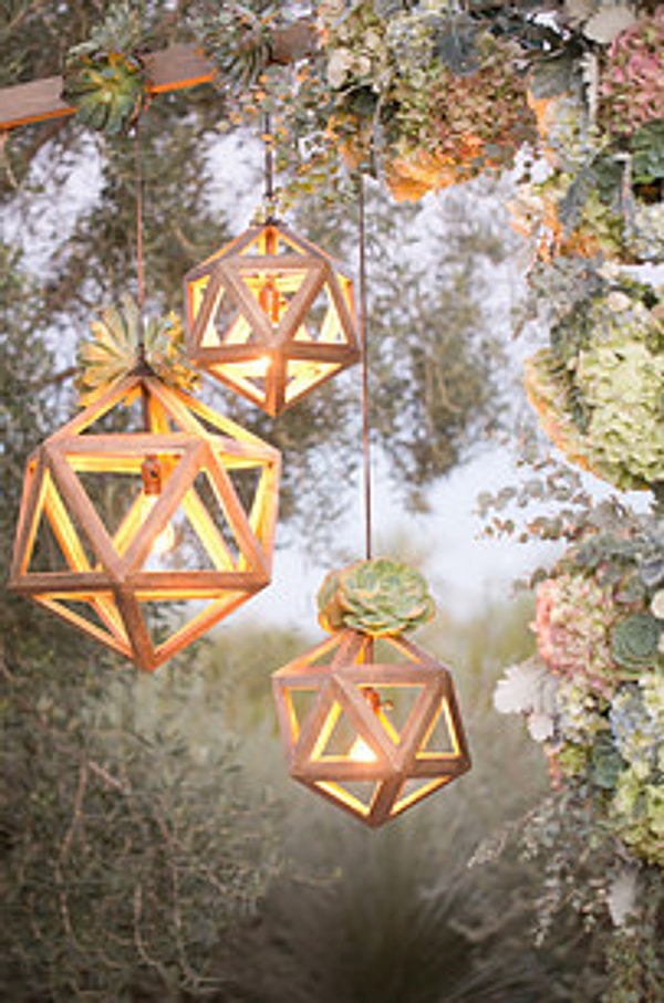 8. Или же украсить ими сам алтарь