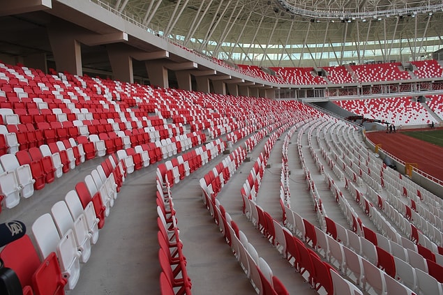Medicana Sivasspor'un renklerine uygun dizayn edildi