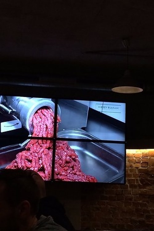 Kıyma çekme videosuyla iştahları "kabartacak" restoran.