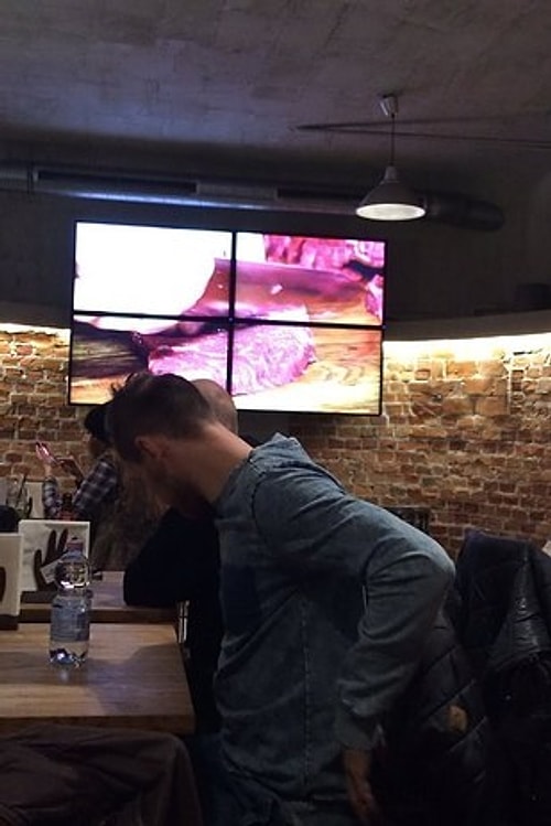 Kıyma çekme videosuyla iştahları "kabartacak" restoran.