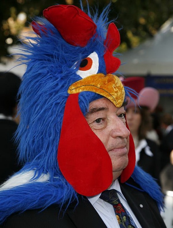 3. Дурацкие головные уборы