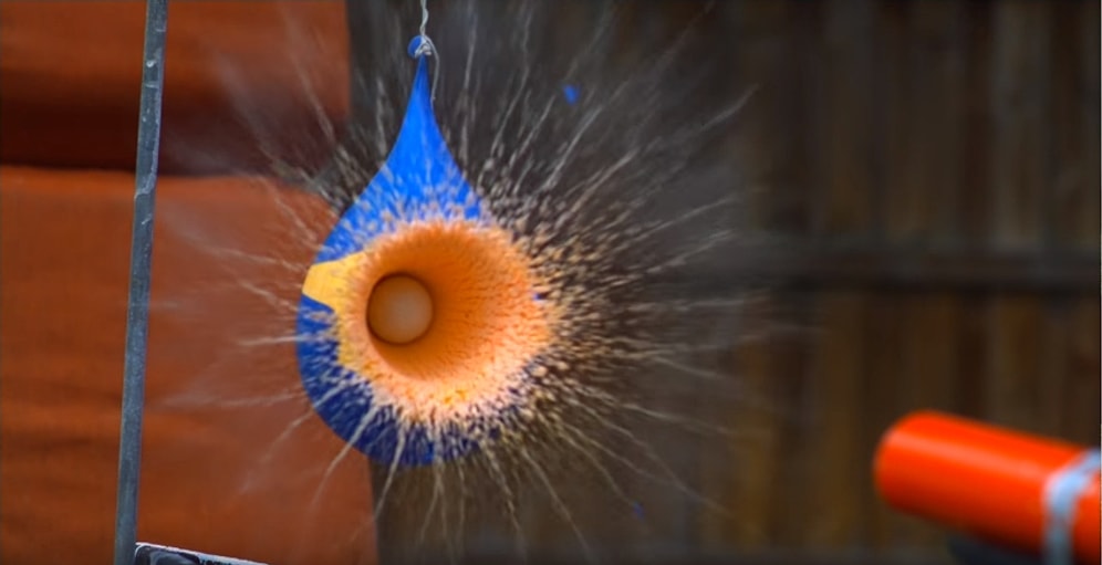 Golf Topuyla Patlatılan Şeylerin Ağır Çekimdeki Muhteşem Görüntüleri