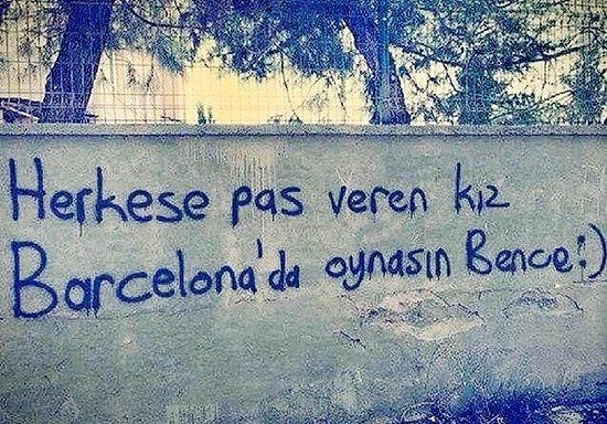 Futbol Sevgisinin Sokaklara Taştığını Gösteren 21 Duvar Yazısı