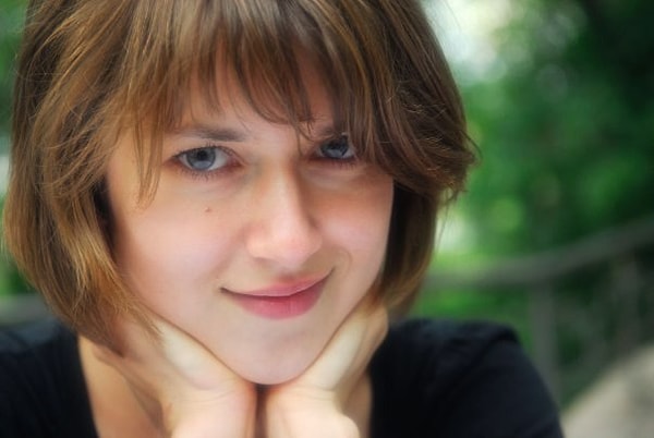 2. Речь идет не только о Самбурской, под угрозой ухода из сериала оказалась и актриса Анна Кузина.