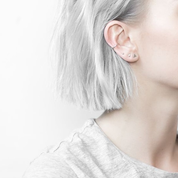 1. Сейчас минималистичные украшения – самое заметное явление в модной индустрии.