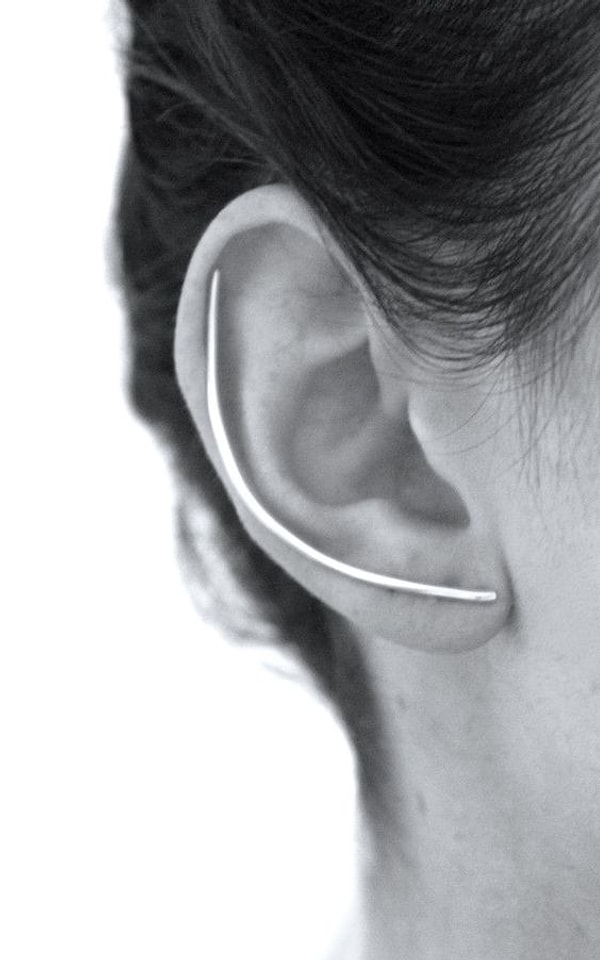 7. Треугольники, линии, квадраты, кубы - это основные детали и акценты в минималистических украшениях.