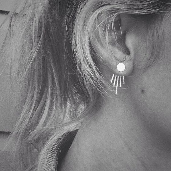 11. Это не просто аксессуар, а полноценная часть женского организма.