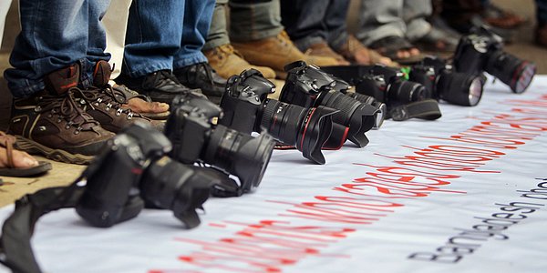 'Bizim sistemimizde hareket ve nefret dolu konuşmalar incitici bulunur ama bizim yasal sistemimiz basın özgürlüğüne ve ifade özgürlüğüne izin verir'