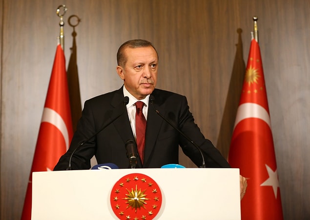 'Kalkmış bize ders veriyor'