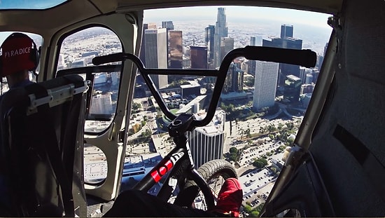 İzlerken Size Los Angeles Sokaklarında Gerçek Bir Deneyim Yaşatacak Montaj Harikası