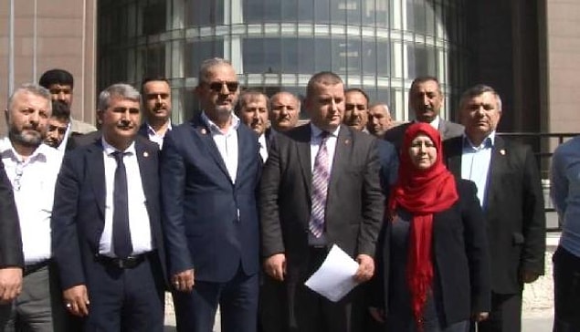 15 kişilik muhtar grubu adliye önünde toplandı