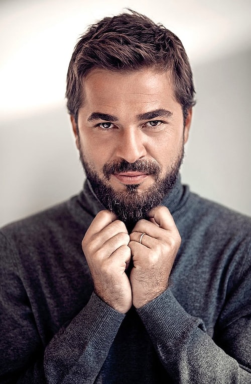 Oliver Queen (Stephen Amell) / Engin Altan Düzyatan