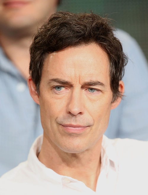 Dr. Harrison Wells (Tom Cavanagh) / Salih Güney