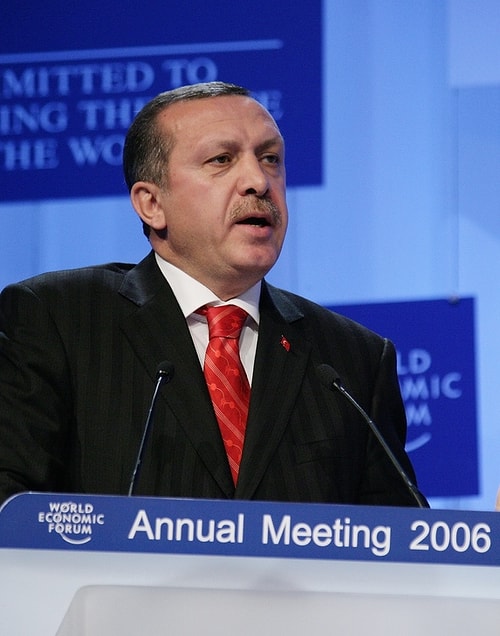Zamanı durduramıyorsun. R. Tayyip Erdoğan'ın 10 yıl içindeki değişimi: