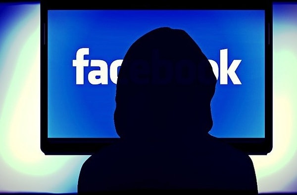 20. Чтобы обнаружить свои уязвимые места, Facebook платит $500 каждому, кто сможет взломать систему.