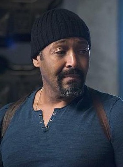 Joe West (Jesse L. Martin) / Şevket Çoruh