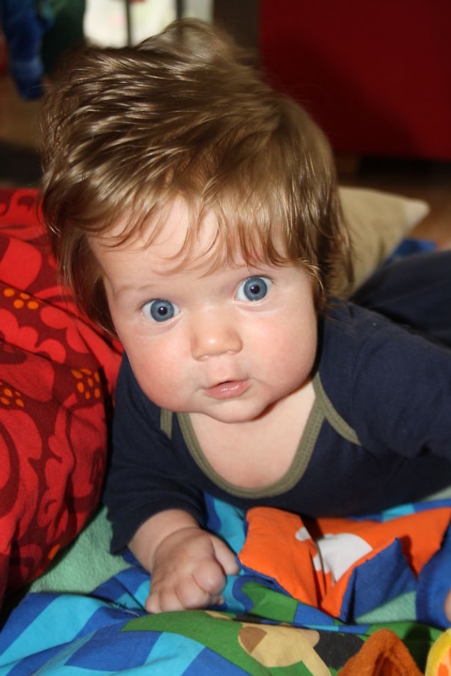 Dünyaya Gözlerini Açar Açmaz Fön Çektirmeye İhtiyaç Duyan Dünyaya Gözlerini Açar Açmaz Fön Çektirmeye İhtiyaç Duyan