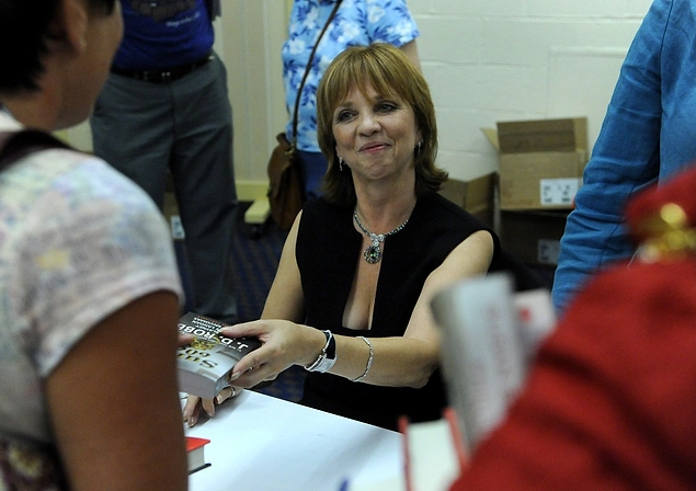 9-Nora Roberts: 18 Milyon Dolar