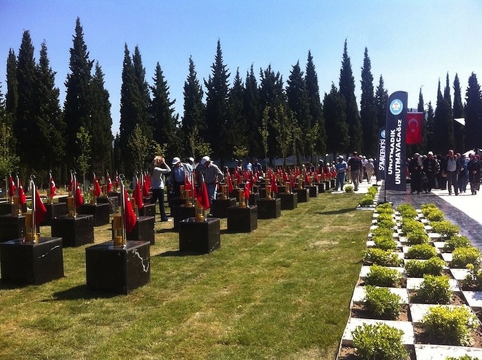 Soma Anıtı Olarak Dev Kömür Topu Heykeli Yerine, 'Madenciye Özlem'in İnşası Başladı