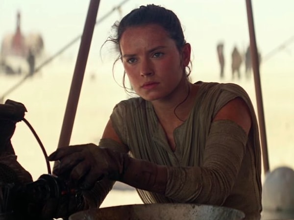 1. «Звёздные войны: Пробуждение Силы» однозначно побили рекорды кассовых сборов 💰За 12 дней в прокате этот фильм успел заработать целый миллиард долларов! Можно сказать, что перезапуск франшизы очень даже удался, и публика с нетерпением ждет последующих эпизодов.