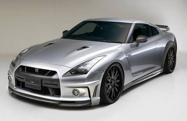 4. Nissan GT-R