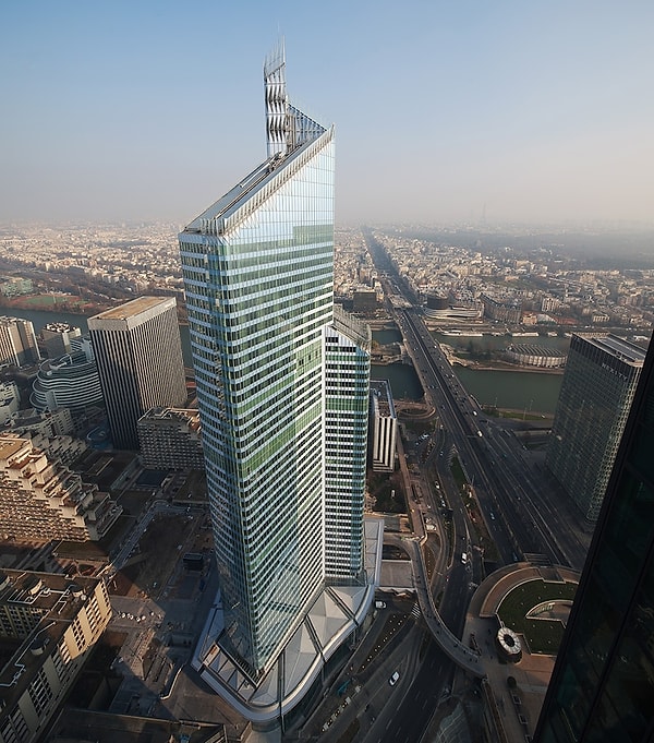 20. Tour First (Париж, Франция)