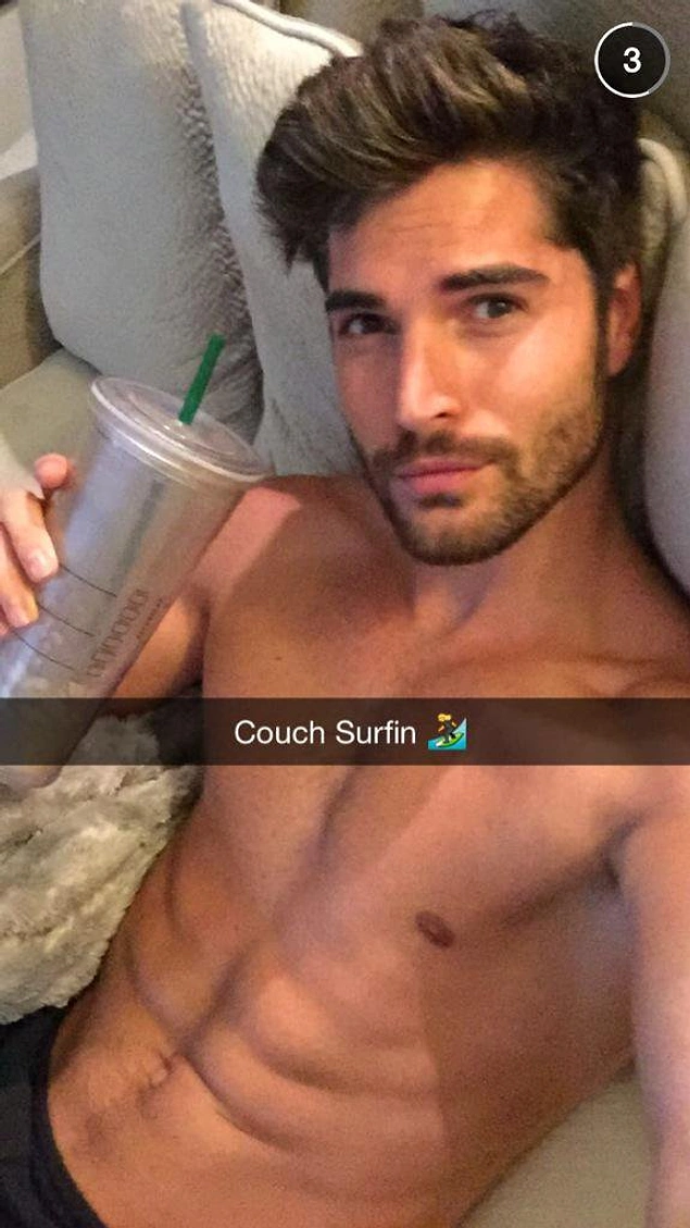 SNAPCHAT’TE TAKİP ETMENİZ GEREKEN 19 ÜNLÜ İSİM