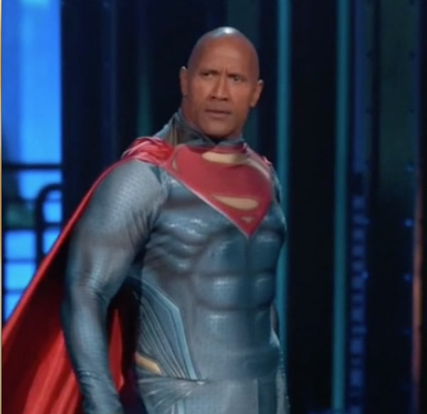 3. Конечно же Скала выглядел на все 100 в этом костюме! И очень сильно выделялся на фоне Бэтмена...