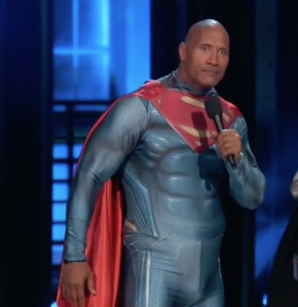 6. Ведь все внимание было приковано только к определенной детали его костюма.