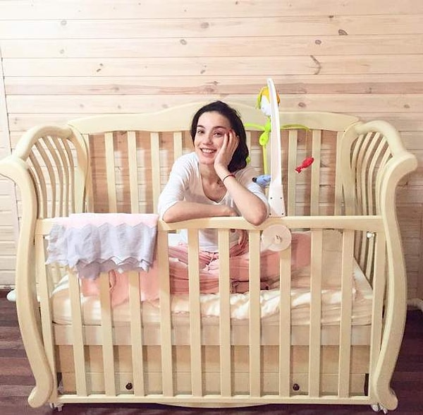 4. «В свободные минуты от борьбы с детским насморком и кашлем вспоминаю былые занятия», - сообщила Виктория.