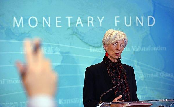 IMF, Euro Bölgesi için büyüme tahminlerini de yüzde 1,7'den yüzde 1,5 ve 1,6'a çekti