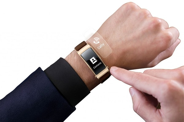 3. Умный браслет с гарнитурой и фитнес-трекер -Huawei TalkBand B3