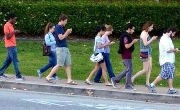 4. Первым днем, когда он начал свой эксперимент, был вторник. Итак, он присоединился к утреннему траффику в сторону метро