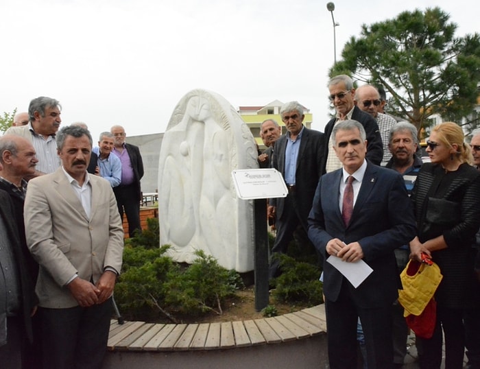 AKP’liler ‘Adem ile Havva’ Heykelini ‘Dine ve Ahlaka Aykırı’ Buldu