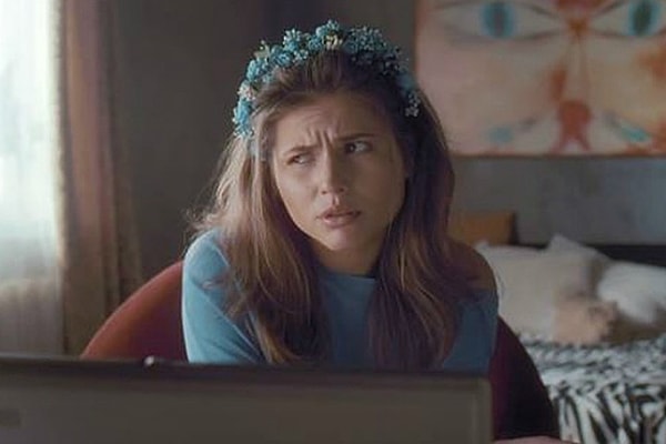 1. Алиса Вокс стала настоящей знаменитостью после исполнения песни «Экспонат».