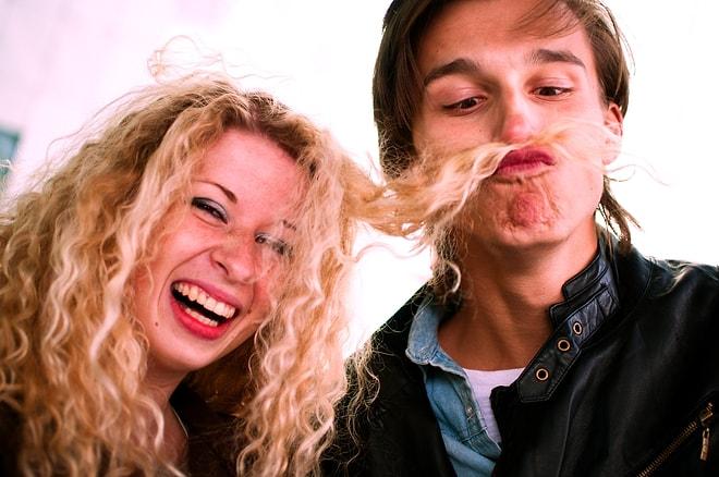 Birlikte Saçmalayabildiğiniz Bir İnsanla İlişki Yaşamanın Daha Eğlenceli Olduğunun 15 Kanıtı