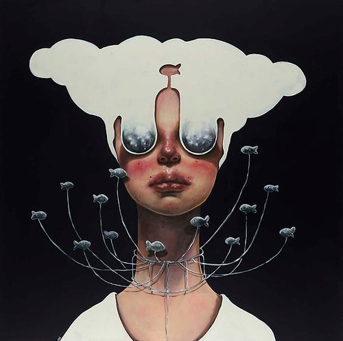 Afarin Sajedi'nin kendine has bir tarzı var.
